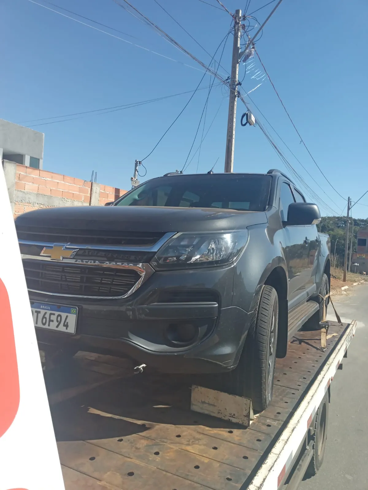 Caminhão guincho plataforma do Auto Socorro Vila